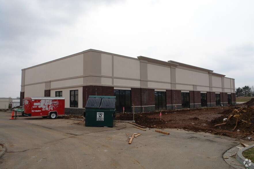 23730-23750 W 83rd Ter, Shawnee, KS à louer - Photo du bâtiment - Image 3 de 14