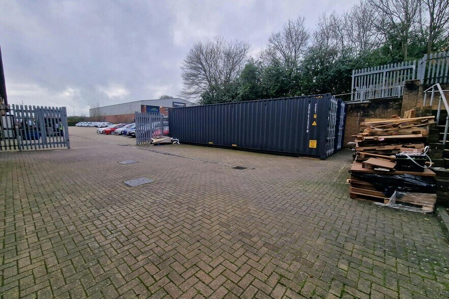 Rutherford Rd, Basingstoke à louer - Photo du bâtiment - Image 2 de 6