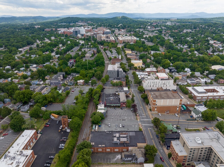 332-408 W Main St, Charlottesville, VA à vendre - Aérien - Image 3 de 4