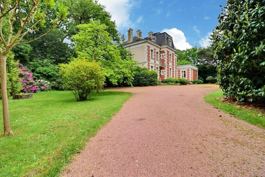 Flex in Nantes for sale - Building Photo - Image 1 of 18