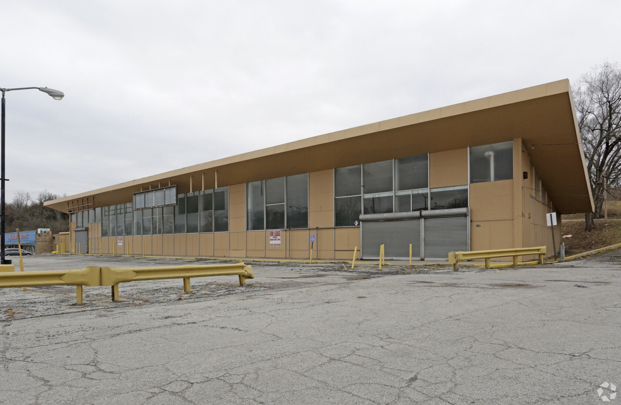 3124-3126 Stadium Dr, Kansas City, MO for sale Primary Photo- Image 1 of 1