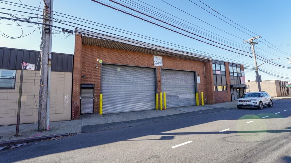 153-04 Rockaway Blvd, Jamaica, NY à louer - Photo du bâtiment - Image 1 de 5