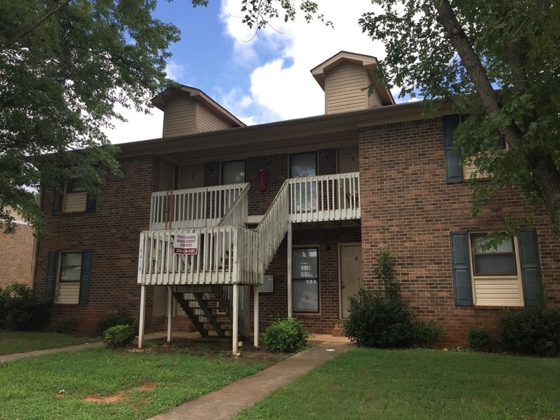 4418 Bonnell Dr NW, Huntsville, AL for sale - Primary Photo - Image 1 of 21