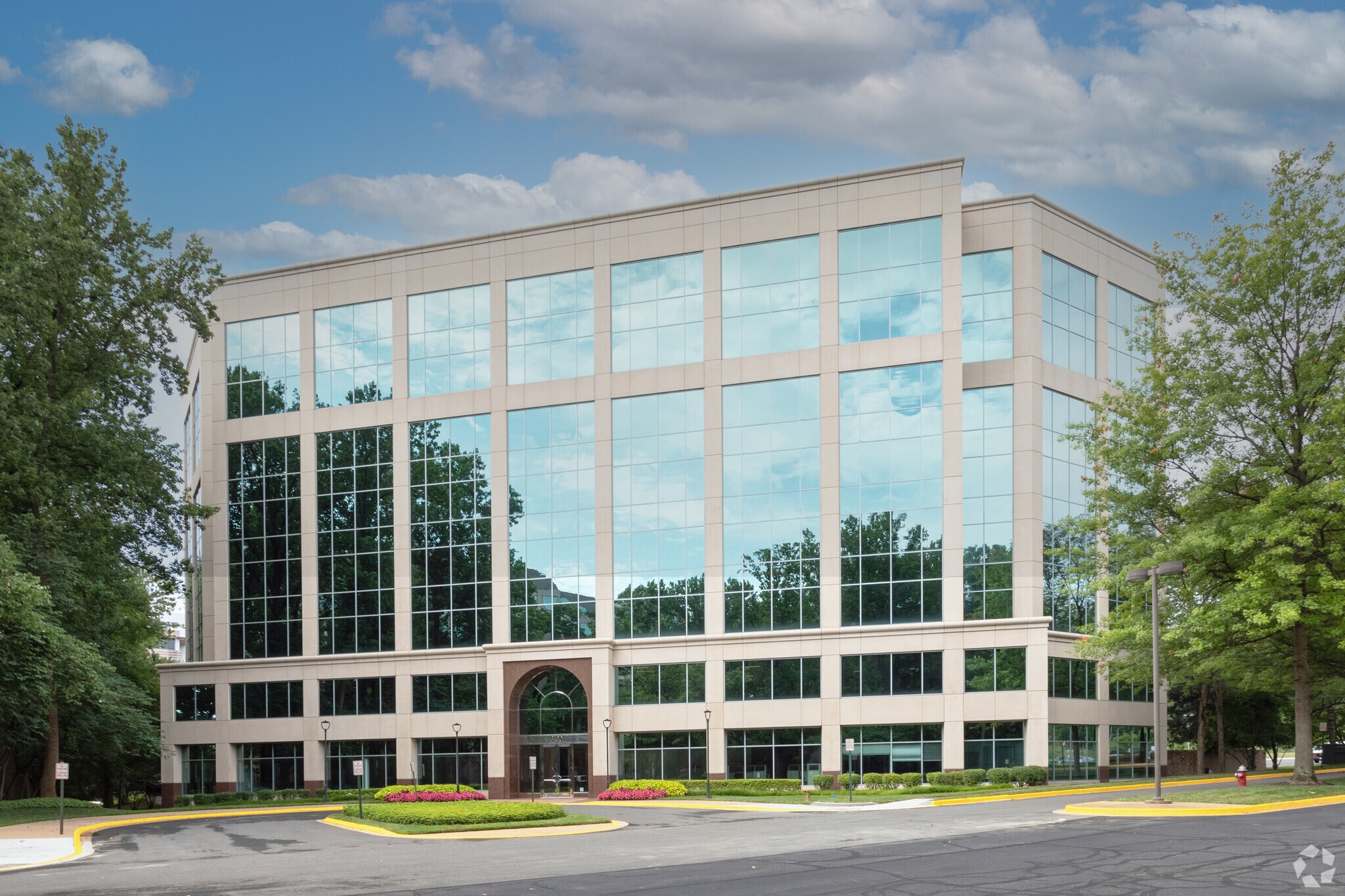 3130 Fairview Park Dr, Falls Church, VA for lease Primary Photo- Image 1 of 18
