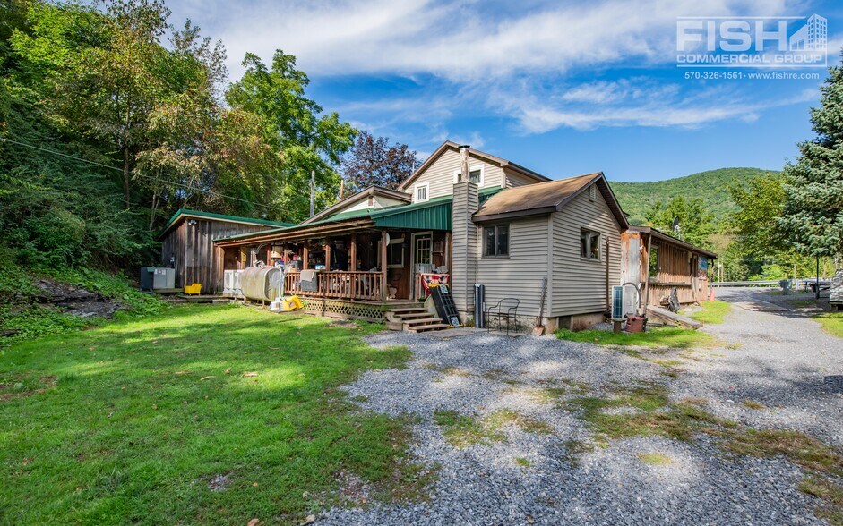 25 Main St, Cross Fork, PA à vendre - Photo du bâtiment - Image 2 de 11