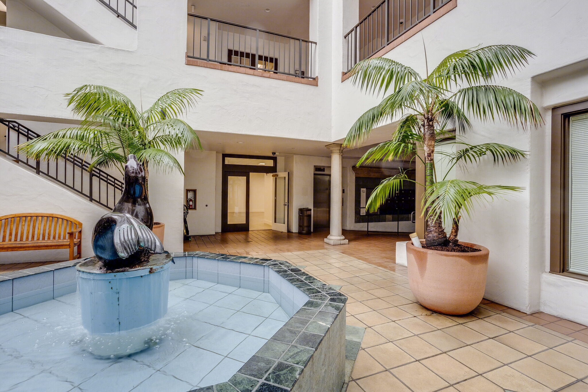 725 Arizona Ave, Santa Monica, CA for lease Building Photo- Image 1 of 4