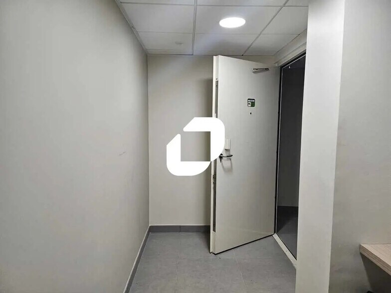 Office in Montpellier for sale - Interior Photo - Image 3 of 10