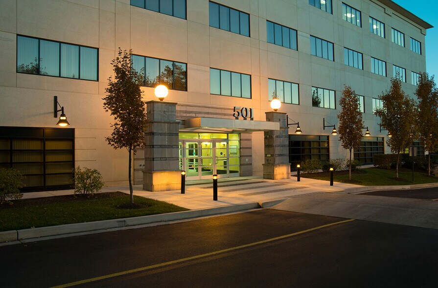 501 Fairmount Ave, Towson, MD à louer - Photo du bâtiment - Image 3 de 8