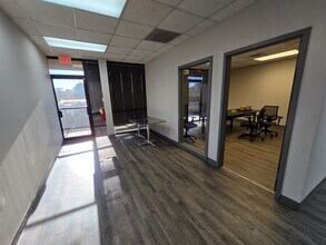 7094 Peachtree Industrial Blvd, Peachtree Corners, GA à louer Photo intérieure- Image 1 de 23