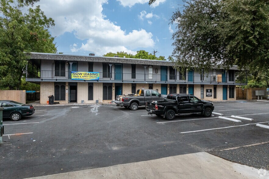 8501 Dryfield Dr, Austin, TX à vendre - Photo du bâtiment - Image 2 de 21