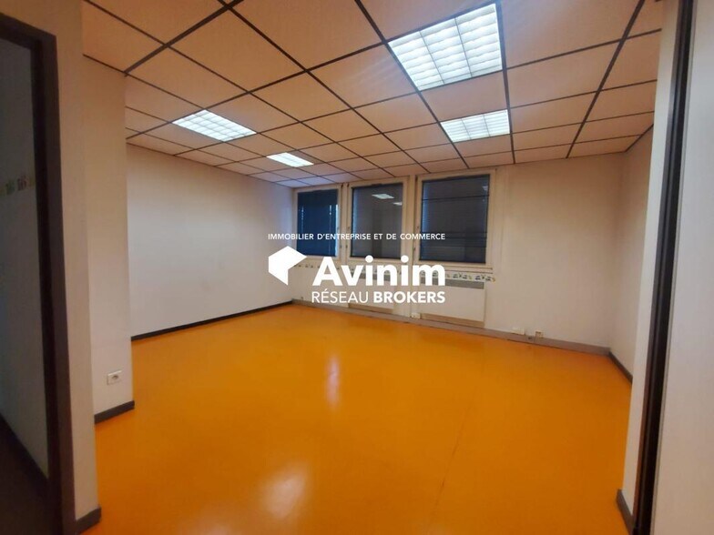 Office in Annecy for sale - Interior Photo - Image 2 of 8
