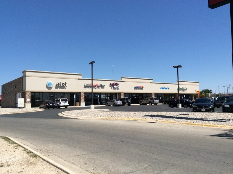 2409 Veterans Blvd, Del Rio, TX for lease - Primary Photo - Image 1 of 25