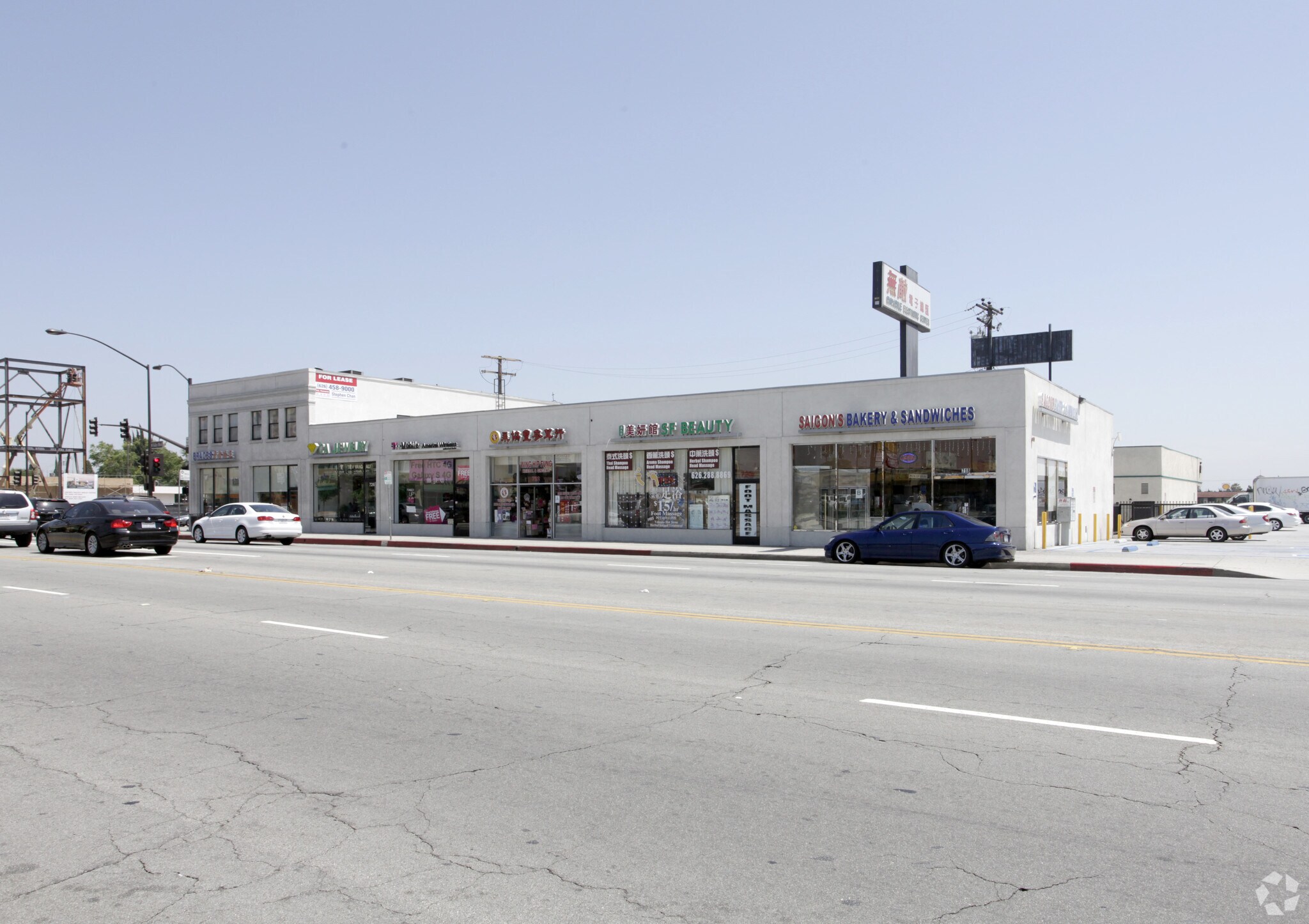 718-730 E Valley Blvd, San Gabriel, CA à louer Photo principale- Image 1 de 5