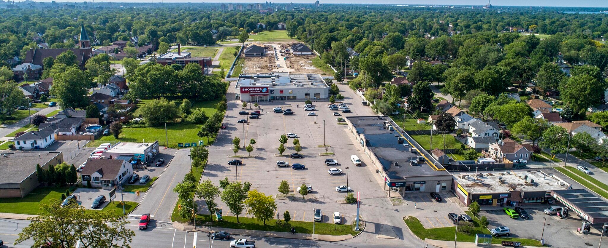 5060 Tecumseh Rd E, Windsor, ON à vendre Photo du bâtiment- Image 1 de 1