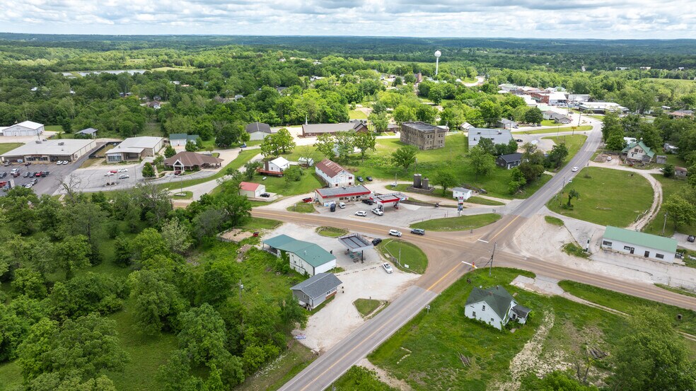 900 Highway 42, Iberia, MO à vendre - Photo du bâtiment - Image 3 de 21