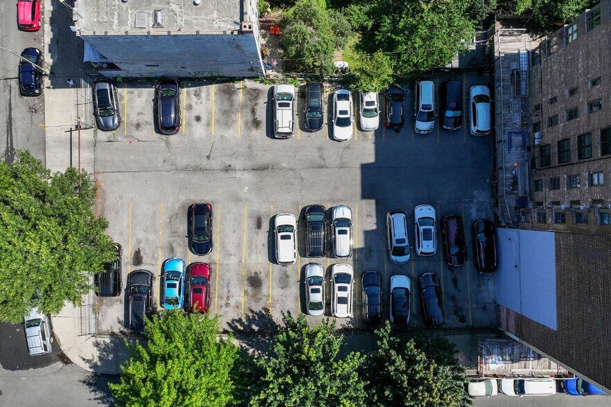 65 E 193rd St, Bronx, NY à vendre - Photo du bâtiment - Image 3 de 7