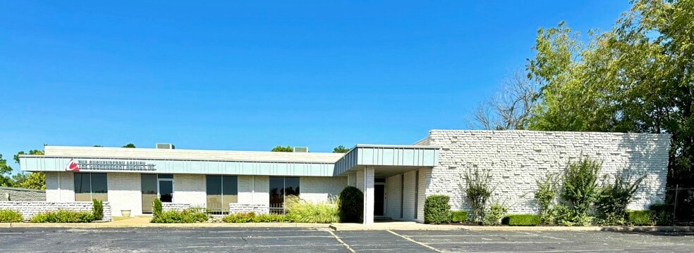 2251 E Skelly Dr, Tulsa, OK for lease - Building Photo - Image 1 of 3