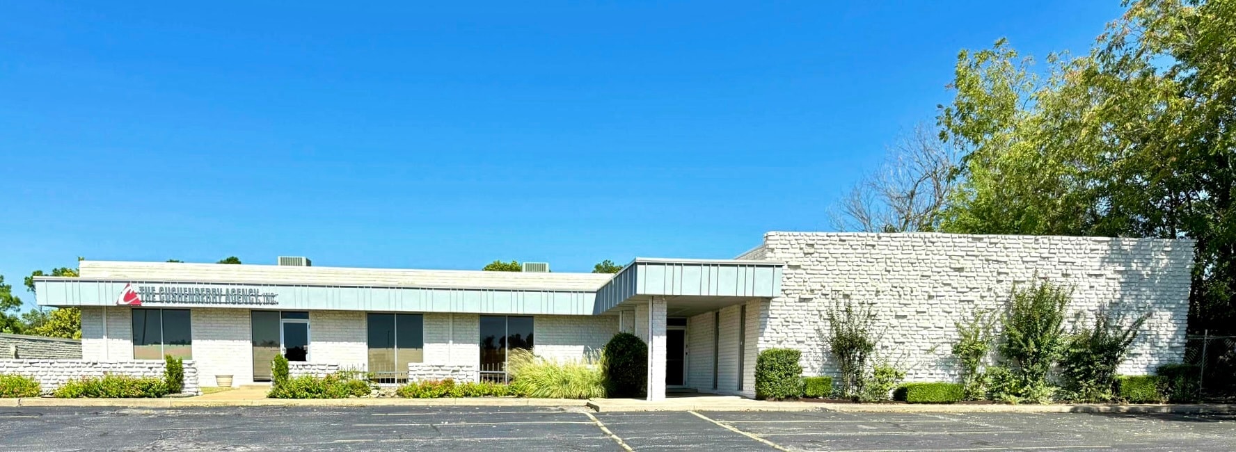 2251 E Skelly Dr, Tulsa, OK for lease Building Photo- Image 1 of 4