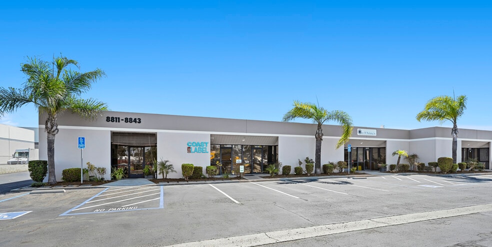 8811-8843 Production Ave, San Diego, CA à louer - Photo du bâtiment - Image 2 de 8