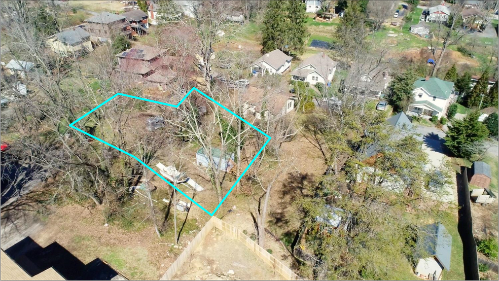 889 Haywood Rd, Asheville, NC à vendre - Photo du bâtiment - Image 2 de 5