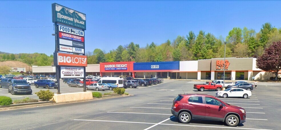 733-789 E Main St, Jefferson, NC à louer - Photo du bâtiment - Image 2 de 4