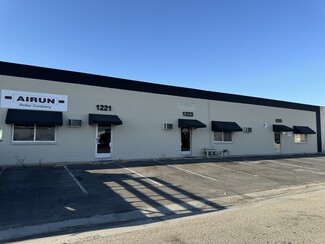 Plus de détails pour 1221-1225 E Ash Ave, Fullerton, CA - Industriel à vendre