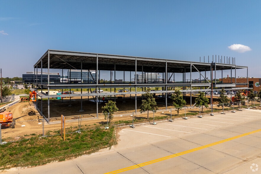 14652 Canopy Ave, Omaha, NE for lease - Primary Photo - Image 1 of 8