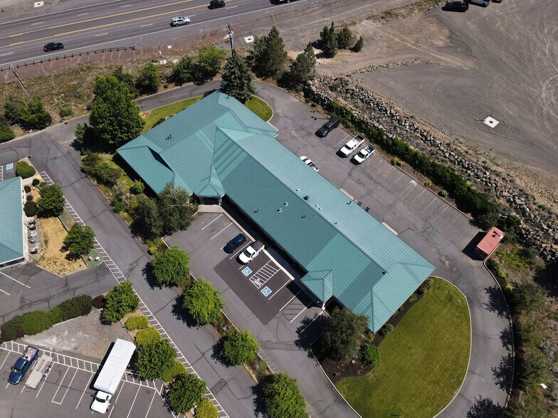 63820 Clausen Rd, Bend, OR à vendre - Photo du bâtiment - Image 1 de 29