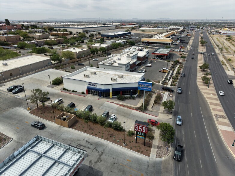 1410 N Lee Trevino Dr, El Paso, TX à louer - Photo du bâtiment - Image 3 de 6