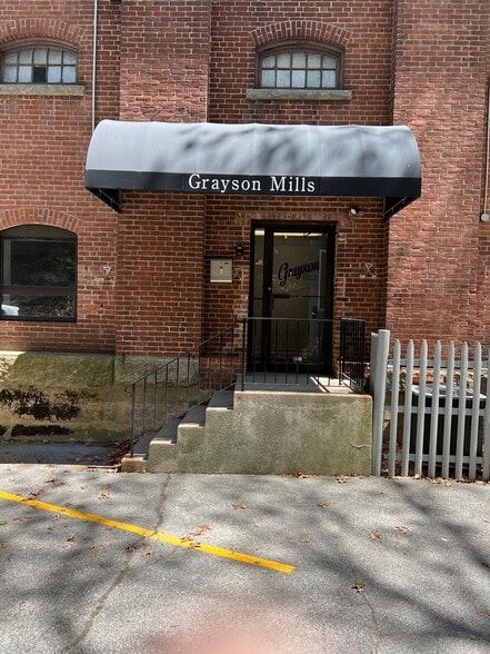 50 Industrial Cir, Lincoln, RI for lease - Building Photo - Image 2 of 32