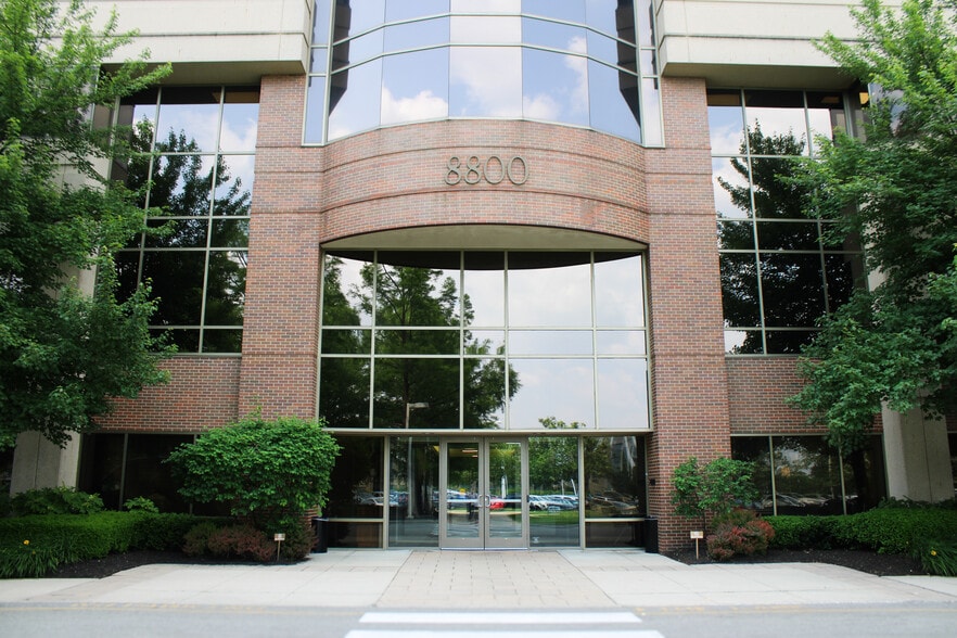 8800 Lyra Dr, Columbus, OH for lease - Building Photo - Image 2 of 5
