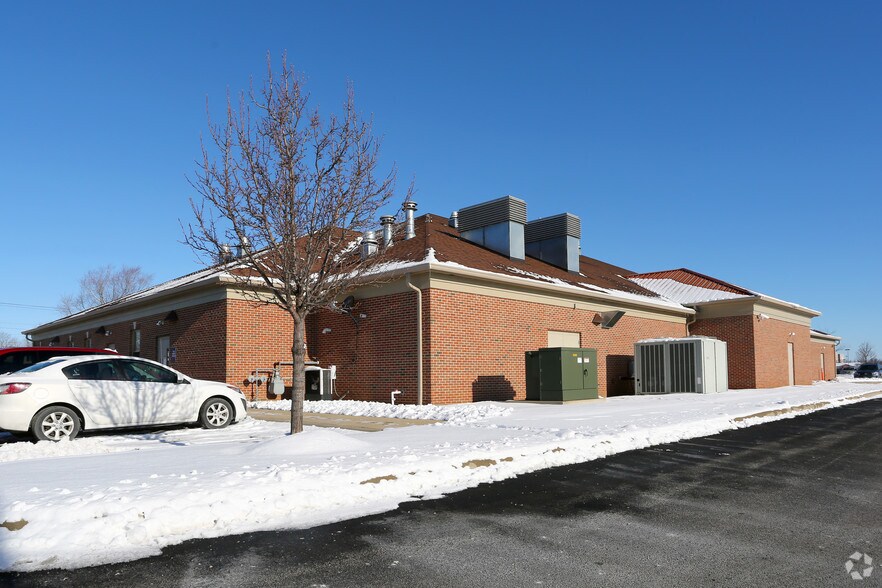 29804 Lake Shore Blvd, Willowick, OH à vendre - Photo du bâtiment - Image 3 de 4