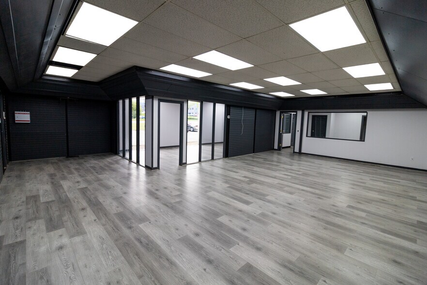 3501 23rd St NE, Calgary, AB à louer - Photo du bâtiment - Image 3 de 37