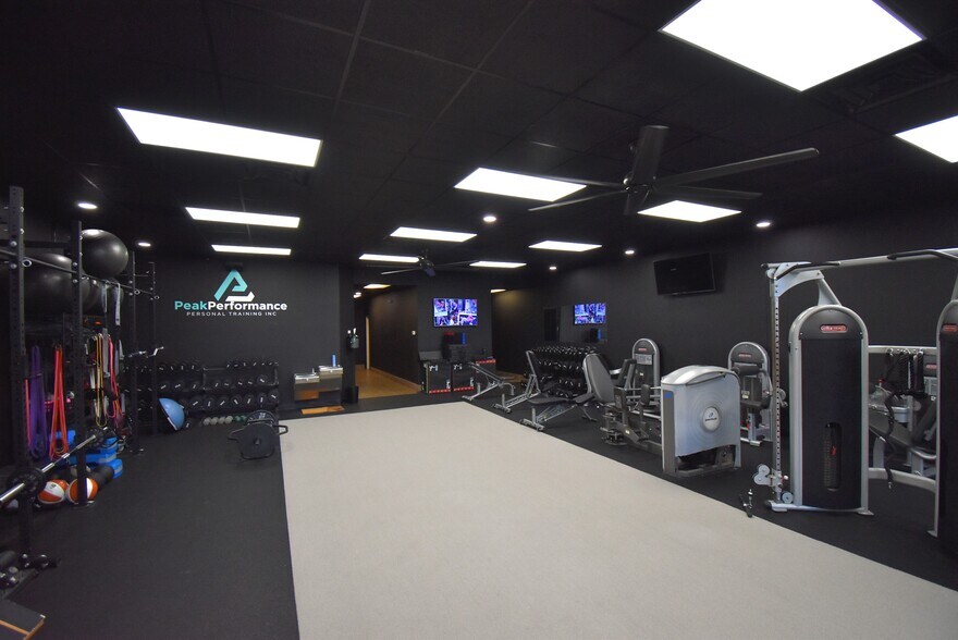 701 21st St, Vero Beach, FL for lease - Building Photo - Image 3 of 9