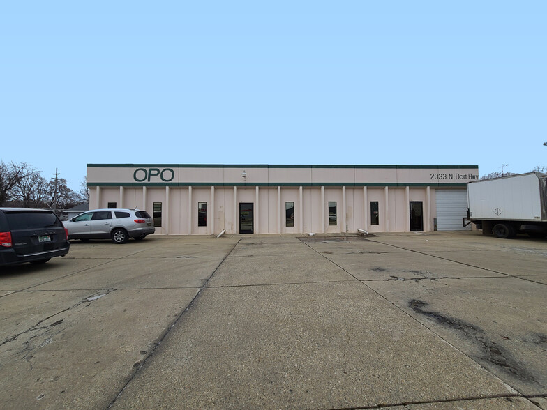 2033 N Dort Hwy, Flint, MI for sale - Building Photo - Image 1 of 10