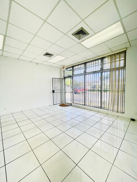 3100 NW 72nd Ave, Miami, FL for lease - Building Photo - Image 3 of 22