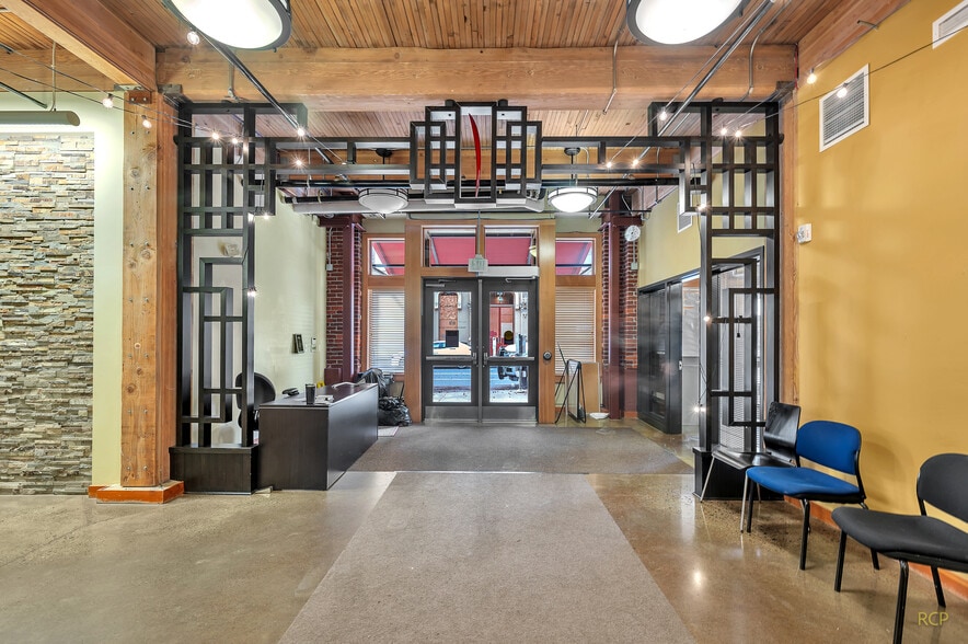 75 NW Couch St, Portland, OR for lease - Interior Photo - Image 2 of 49