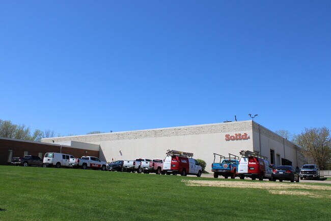 Plus de détails pour 1777 Oakdale Ave, West Saint Paul, MN - Industriel à louer