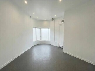 Plus de détails pour Commerce de détail à vendre