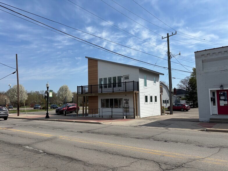 114 N Putnam St, Williamston, MI à vendre - Photo du bâtiment - Image 2 de 16