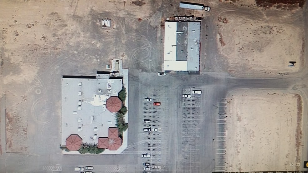 1700 Pahrump Valley Blvd, Pahrump, NV à vendre - Photo du bâtiment - Image 2 de 2