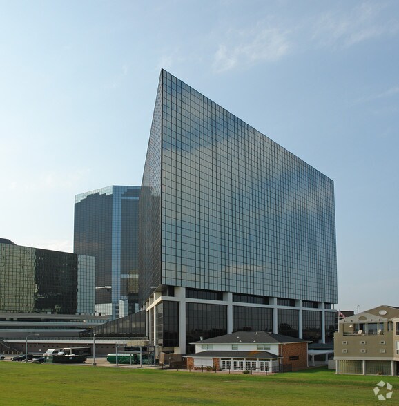 3900 N Causeway Blvd, Metairie, LA à louer - Photo du bâtiment - Image 2 de 6