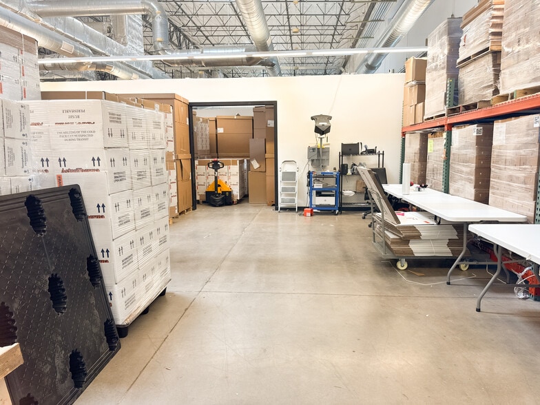 4750 S 44th Pl, Phoenix, AZ for lease - Building Photo - Image 3 of 25