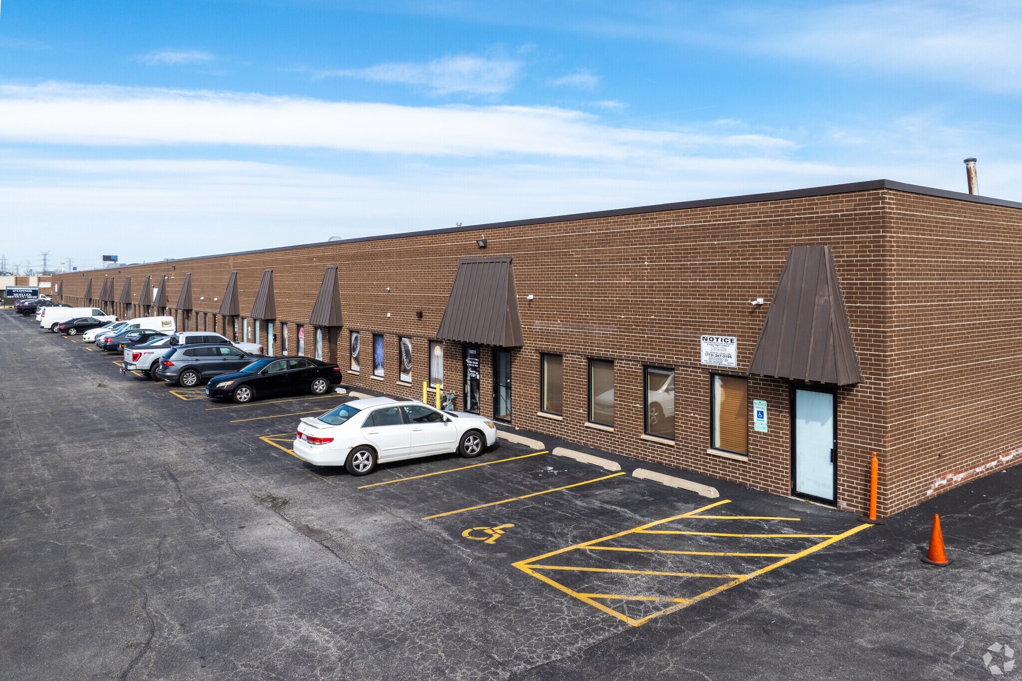 10053-10075 S 76th Ave, Bridgeview, IL à vendre Photo du bâtiment- Image 1 de 1