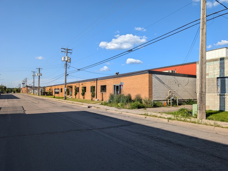 860 Vandalia St, Saint Paul, MN for sale - Building Photo - Image 3 of 9