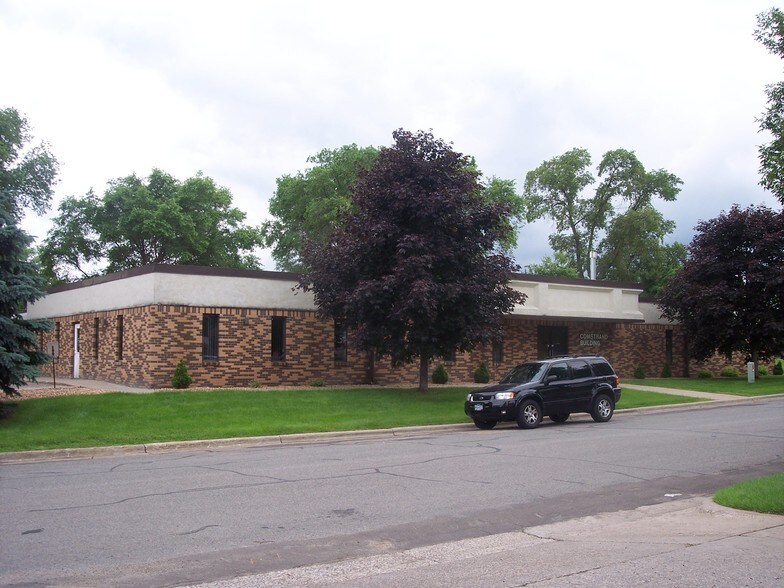 6299 University Ave NE, Fridley, MN à louer - Photo du bâtiment - Image 3 de 5