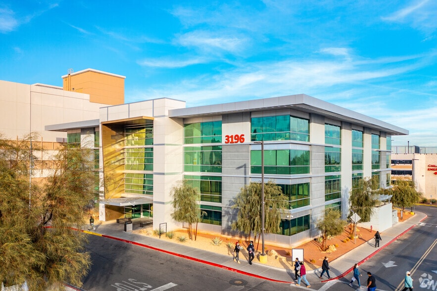 3196 S Maryland Pky, Las Vegas, NV for lease - Building Photo - Image 2 of 7