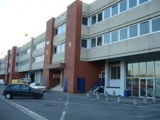Bureau dans Saint-Ouen-sur-Seine à louer - Photo du bâtiment - Image 1 de 1