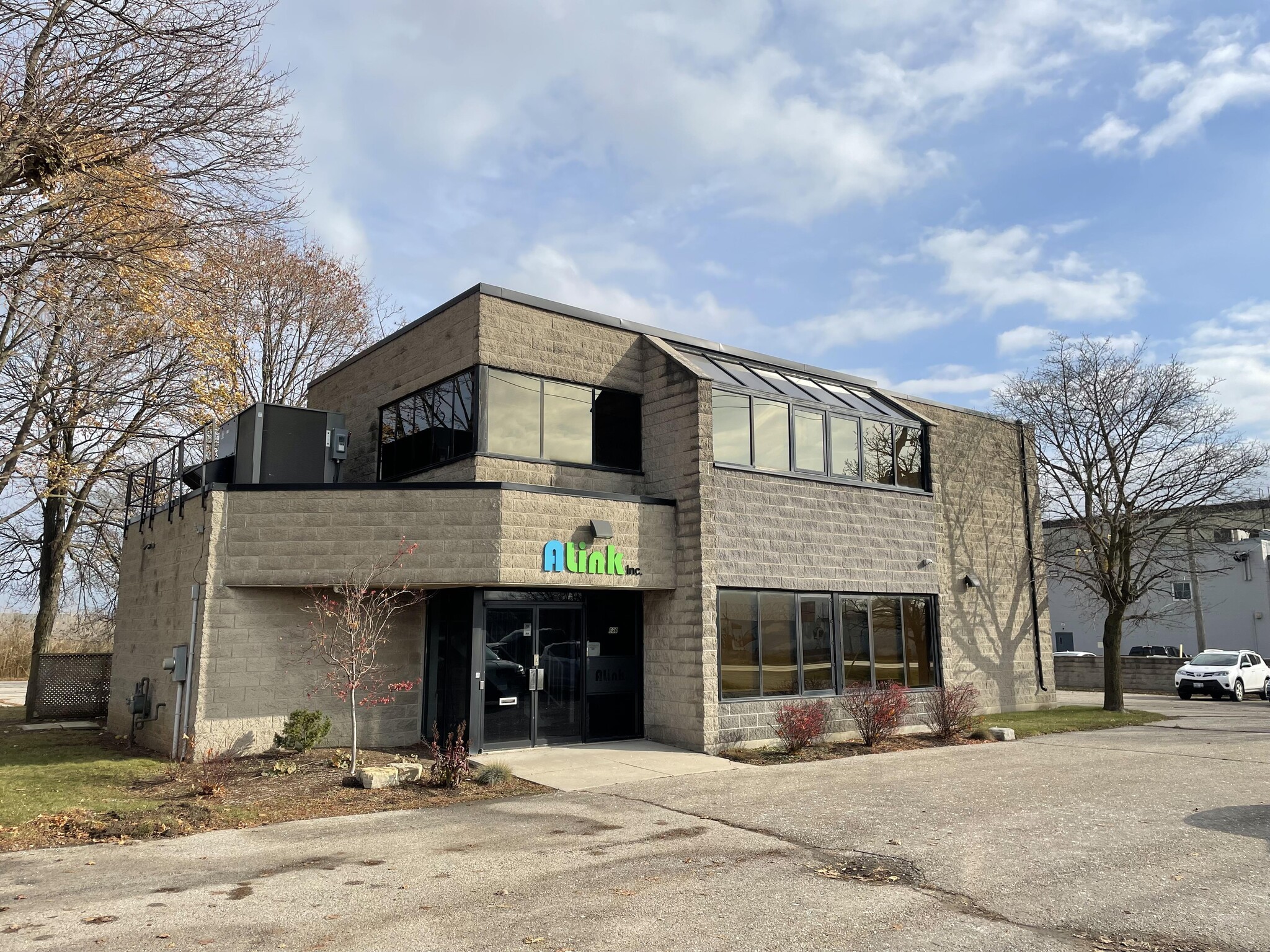 680 Industrial Rd, London, ON for sale Building Photo- Image 1 of 7