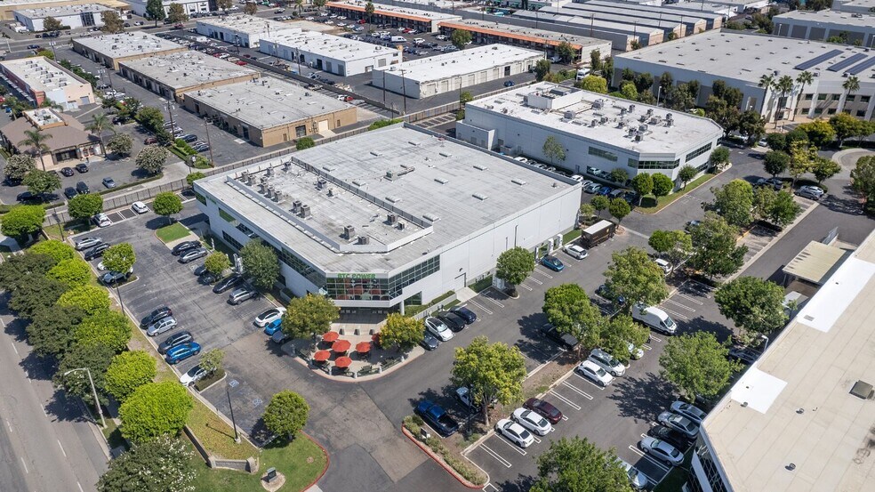 1717 S Grand Ave, Santa Ana, CA for lease - Building Photo - Image 1 of 3